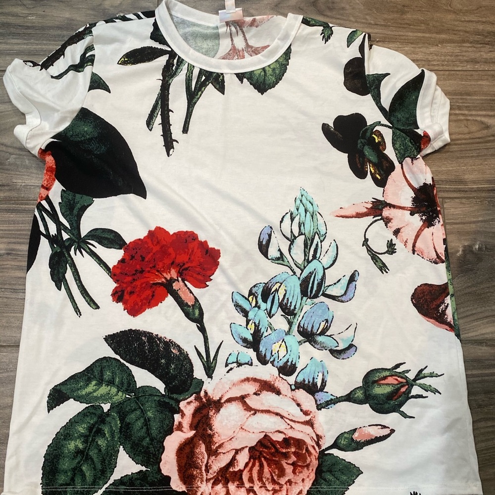 Lularoe Liv Tee, Size 3XL